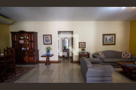 Casa de condomínio à venda com 320m², 4 quartos e 2 vagasSala