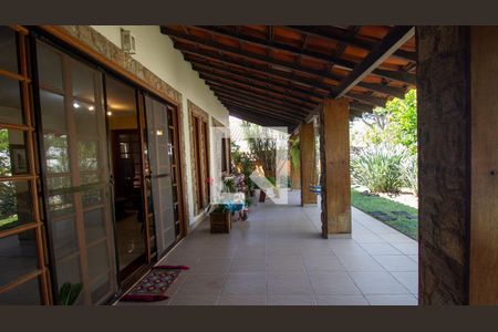 Casa de condomínio à venda com 320m², 4 quartos e 2 vagasVaranda