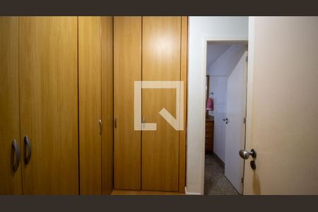 Casa de condomínio à venda com 320m², 4 quartos e 2 vagasSuíte