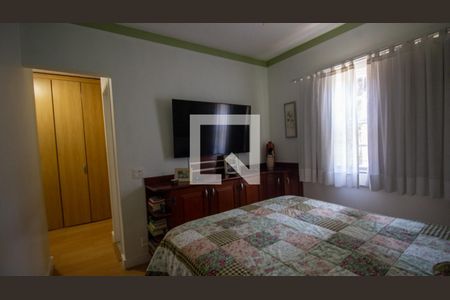 Casa de condomínio à venda com 320m², 4 quartos e 2 vagasSuíte