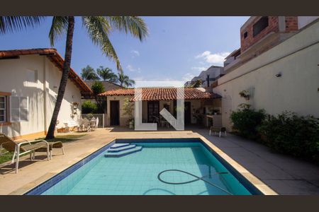 Casa de condomínio à venda com 320m², 4 quartos e 2 vagasQuintal