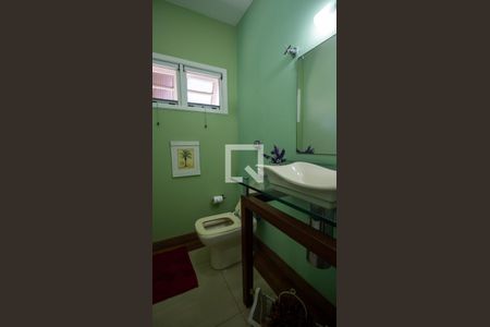 Casa de condomínio à venda com 320m², 4 quartos e 2 vagasLavabo