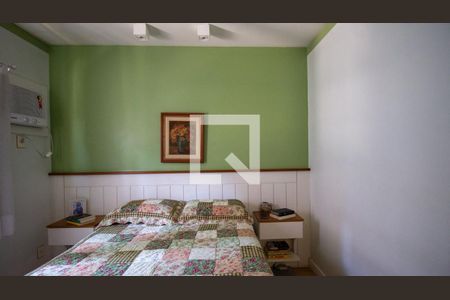 Casa de condomínio à venda com 320m², 4 quartos e 2 vagasSuíte