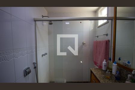 Casa de condomínio à venda com 320m², 4 quartos e 2 vagasBanheiro da Suíte