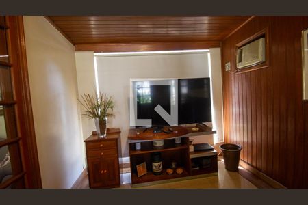 Casa de condomínio à venda com 320m², 4 quartos e 2 vagasSala