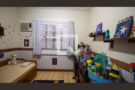 Casa de condomínio à venda com 320m², 4 quartos e 2 vagasQuarto 3