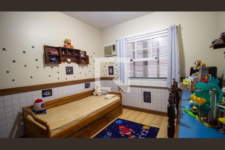 Casa de condomínio à venda com 320m², 4 quartos e 2 vagasQuarto 3