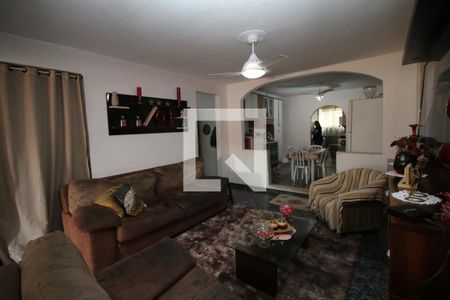 Sala de TV de apartamento à venda com 4 quartos, 105m² em Olaria, Rio de Janeiro