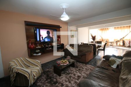 Sala de TV de apartamento à venda com 4 quartos, 105m² em Olaria, Rio de Janeiro