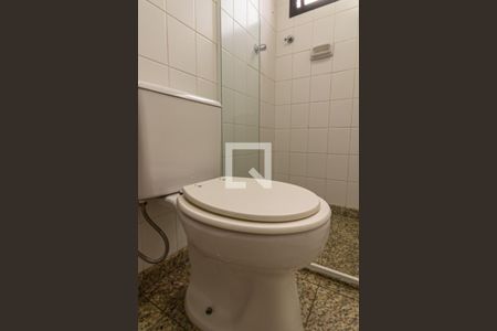 Apartamento à venda com 220m², 3 quartos e 4 vagasBanheiro de serviço