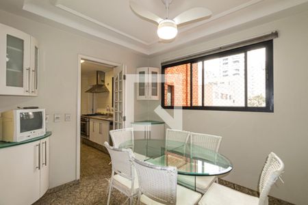 Apartamento à venda com 220m², 3 quartos e 4 vagasCopa