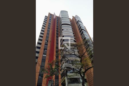 Apartamento à venda com 220m², 3 quartos e 4 vagasFachada