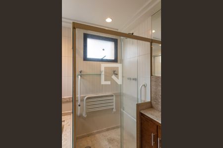 Apartamento à venda com 220m², 3 quartos e 4 vagasBanheiro do Quarto 1