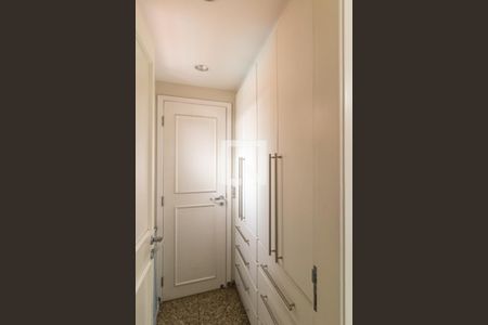 Apartamento à venda com 220m², 3 quartos e 4 vagasCorredor