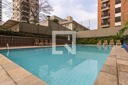 Apartamento à venda com 220m², 3 quartos e 4 vagasÁrea comum - Piscina