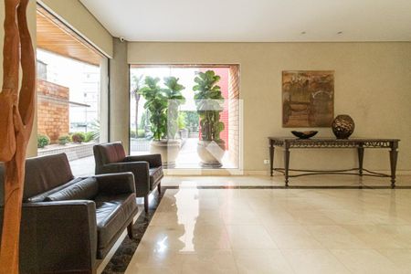 Apartamento à venda com 220m², 3 quartos e 4 vagasÁrea comum - Hall de entrada