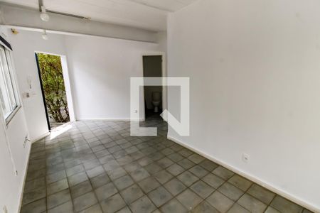 Casa à venda com 335m², 3 quartos e 4 vagas Casa à venda com 335m², 3 quartos e 4 vagasQuarto 3