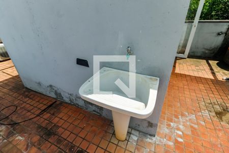 Casa à venda com 335m², 3 quartos e 4 vagas Casa à venda com 335m², 3 quartos e 4 vagasDetalhe da area de serviço