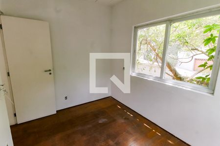 Casa à venda com 335m², 3 quartos e 4 vagas Casa à venda com 335m², 3 quartos e 4 vagasQuarto 1