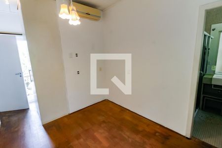 Casa à venda com 335m², 3 quartos e 4 vagas Casa à venda com 335m², 3 quartos e 4 vagasSuíte 2