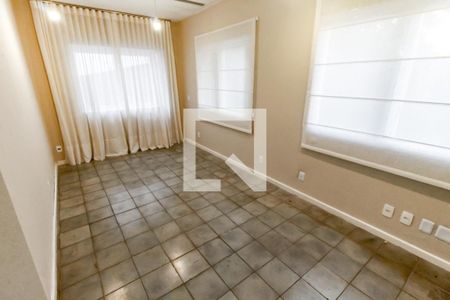 Sala 1 de casa para alugar com 3 quartos, 335m² em Jardim Leonor, São Paulo