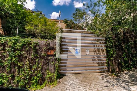 Casa à venda com 335m², 3 quartos e 4 vagas Casa à venda com 335m², 3 quartos e 4 vagasGaragem