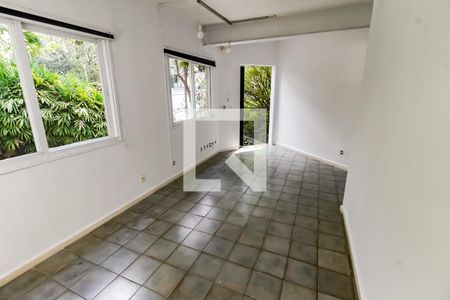 Casa à venda com 335m², 3 quartos e 4 vagas Casa à venda com 335m², 3 quartos e 4 vagasQuarto 3