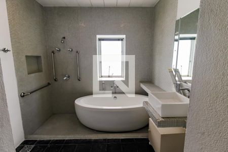 Casa à venda com 335m², 3 quartos e 4 vagas Casa à venda com 335m², 3 quartos e 4 vagasBanheiro da Suíte 1