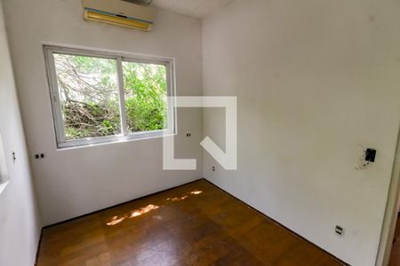 Casa à venda com 335m², 3 quartos e 4 vagas Casa à venda com 335m², 3 quartos e 4 vagasQuarto 1