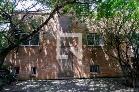 Casa à venda com 335m², 3 quartos e 4 vagas Casa à venda com 335m², 3 quartos e 4 vagasFachada - entrada