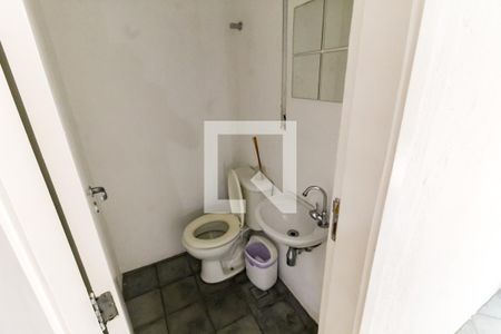 Casa à venda com 335m², 3 quartos e 4 vagas Casa à venda com 335m², 3 quartos e 4 vagasBanheiro - Sala 2