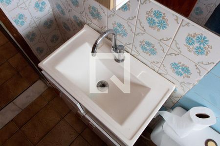 Casa à venda com 227m², 3 quartos e 4 vagas Casa à venda com 227m², 3 quartos e 4 vagasBANHEIRO