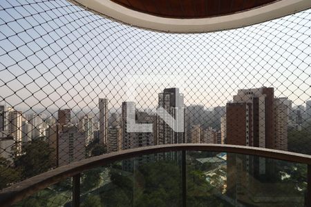 Apartamento à venda com 250m², 3 quartos e 4 vagasVista da Suíte 1