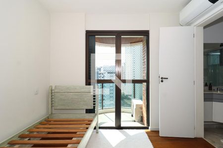 Apartamento à venda com 250m², 3 quartos e 4 vagasSuíte 2