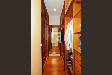 Apartamento à venda com 250m², 3 quartos e 4 vagasCloset da Suíte 1