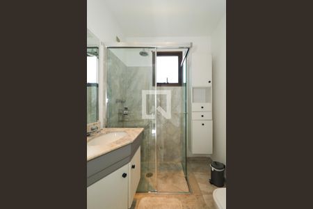 Apartamento à venda com 250m², 3 quartos e 4 vagasBanheiro da Suíte 2