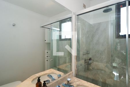 Apartamento à venda com 250m², 3 quartos e 4 vagasBanheiro da Suíte 2