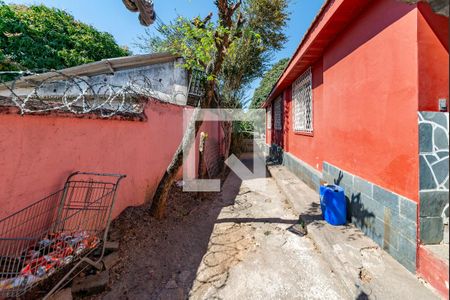 Casa à venda com 245m², 3 quartos e 25 vagas Casa à venda com 245m², 3 quartos e 25 vagasQuintal