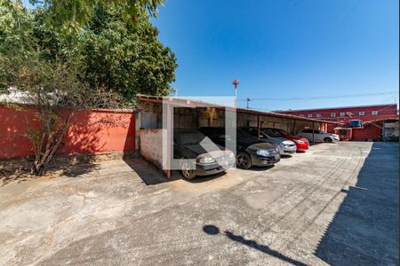 Casa à venda com 245m², 3 quartos e 25 vagas Casa à venda com 245m², 3 quartos e 25 vagasGaragem