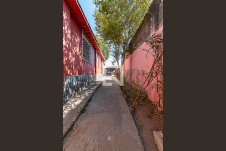 Casa à venda com 245m², 3 quartos e 25 vagas Casa à venda com 245m², 3 quartos e 25 vagasQuintal