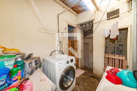 Casa à venda com 245m², 3 quartos e 25 vagas Casa à venda com 245m², 3 quartos e 25 vagasÁrea de Serviço