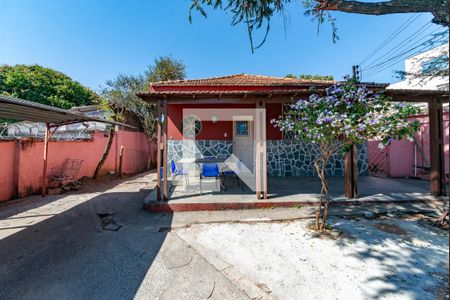 Casa à venda com 245m², 3 quartos e 25 vagas Casa à venda com 245m², 3 quartos e 25 vagasQuintal