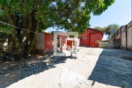 Casa à venda com 245m², 3 quartos e 25 vagas Casa à venda com 245m², 3 quartos e 25 vagasQuintal