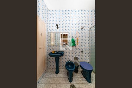 Casa à venda com 245m², 3 quartos e 25 vagas Casa à venda com 245m², 3 quartos e 25 vagasBanheiro