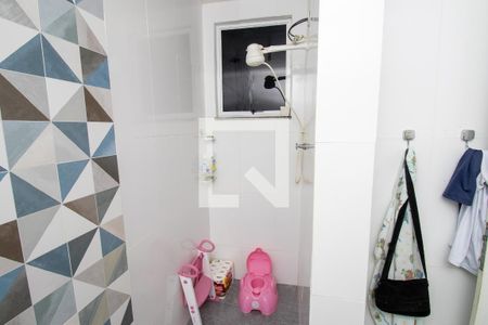 Casa de condomínio à venda com 198m², 4 quartos e 2 vagasBanheiro Social