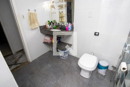 Casa de condomínio à venda com 198m², 4 quartos e 2 vagasBanheiro Social
