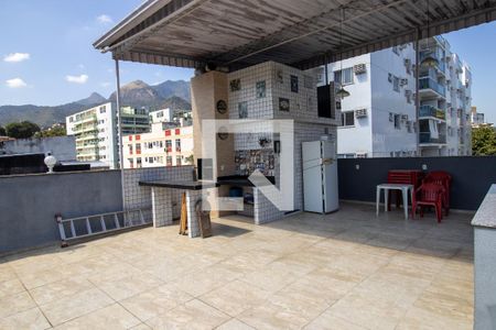 Casa de condomínio à venda com 198m², 4 quartos e 2 vagasTerraço