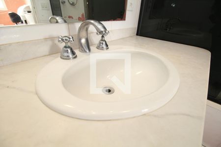 Apartamento à venda com 132m², 4 quartos e 2 vagasBanheiro Social