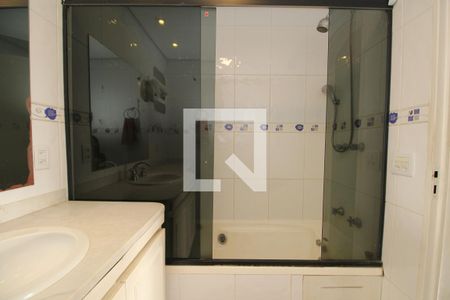 Apartamento à venda com 132m², 4 quartos e 2 vagasBanheiro Social
