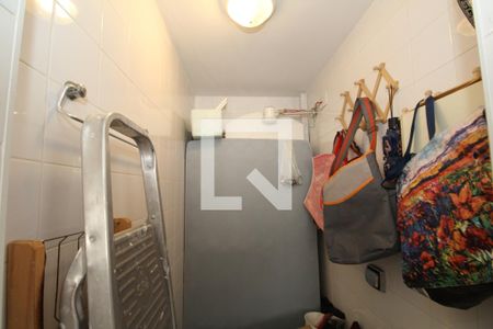 Apartamento à venda com 132m², 4 quartos e 2 vagasBanheiro de serviço